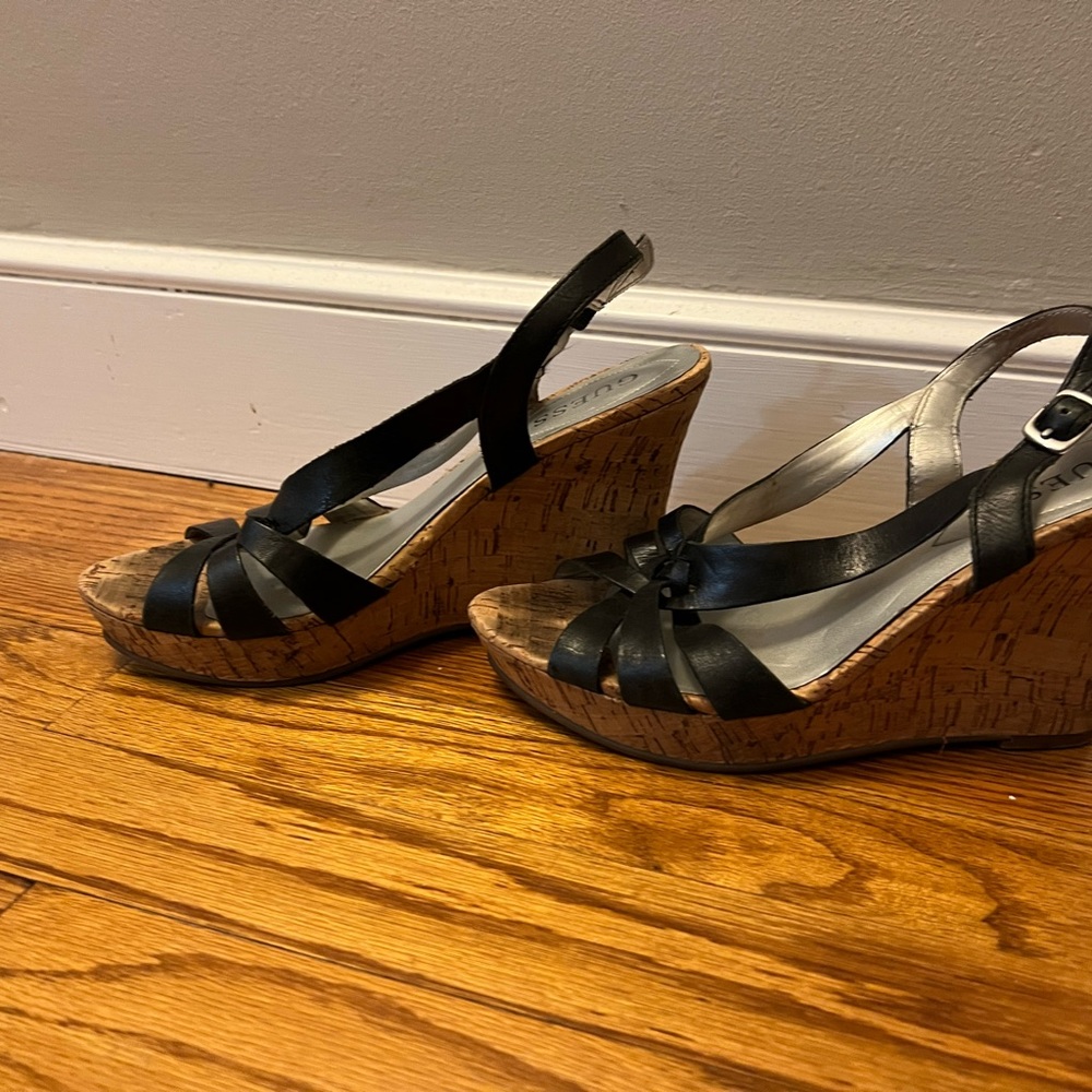Guess black wedge size 7 - Picture 2 of 6